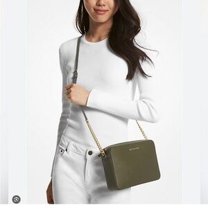 Michael kors jet set crossbody bag